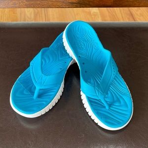 cali gear skechers slippers